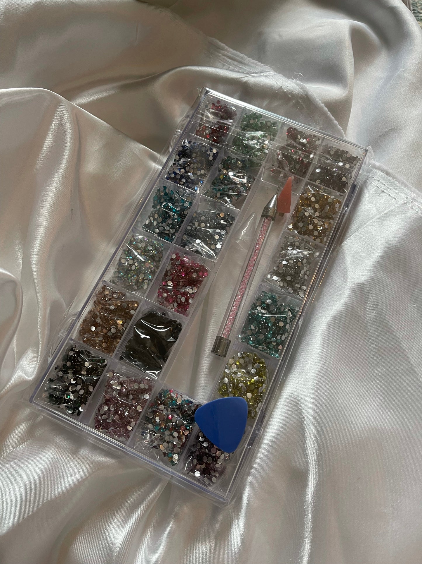 3mm 20,000 Jelly Rhinestones in Organizer with a Picker tool